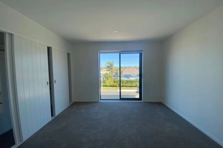 Photo of property in 9/1 Sylvan Crescent, Te Atatu South, Auckland, 0610