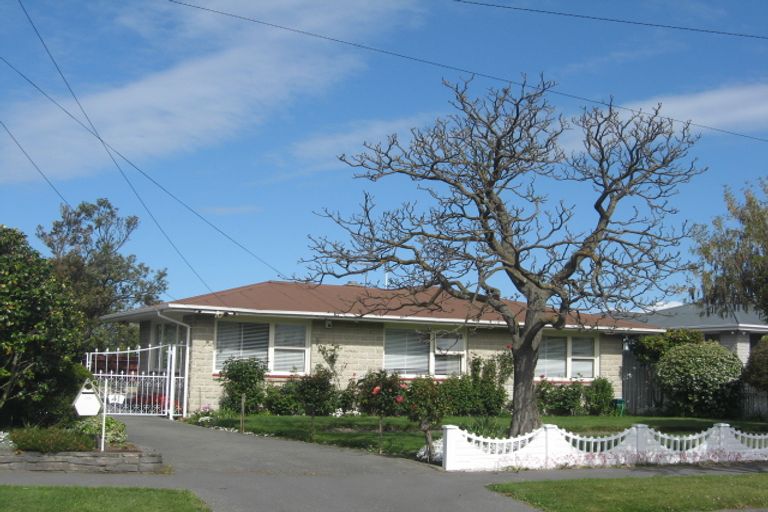 Photo of property in 41 Wychwood Crescent, Bishopdale, Christchurch, 8053