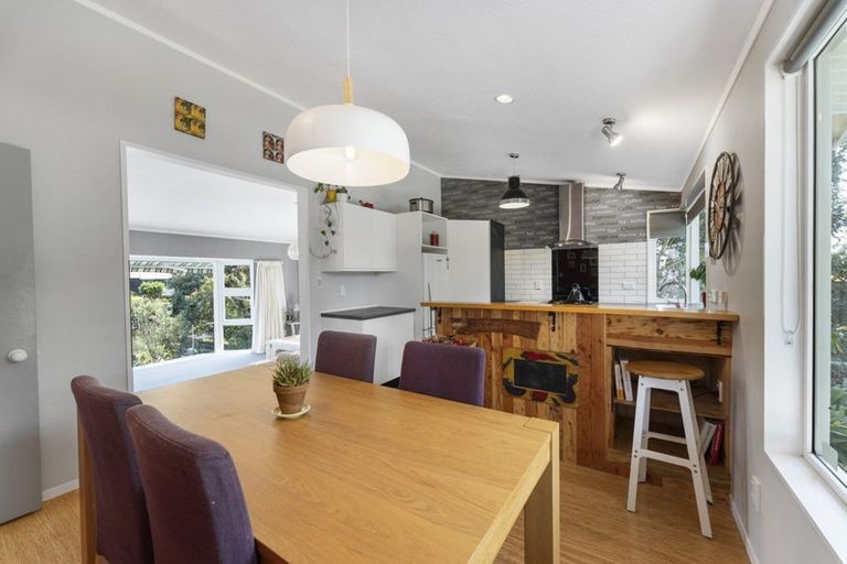 Photo of property in 15 Robert Grove, Paraparaumu, 5032