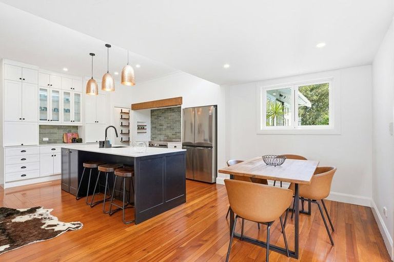 Photo of property in 5 Parkes Avenue, Saint Johns Hill, Whanganui, 4501