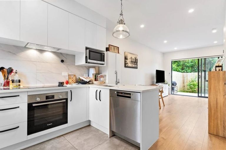 Photo of property in 31/241 Don Buck Road, Massey, Auckland, 0614