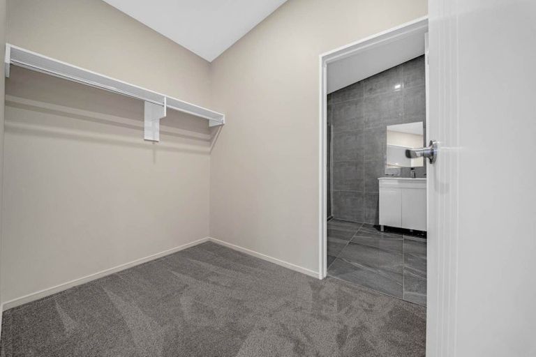 Photo of property in 20 Millcroft Lane, Ranui, Auckland, 0612