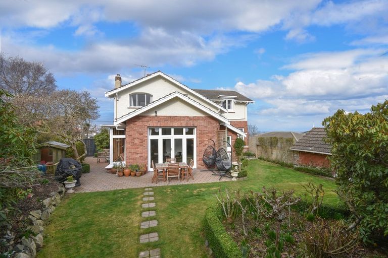 Photo of property in 135 Eglinton Road, Mornington, Dunedin, 9011