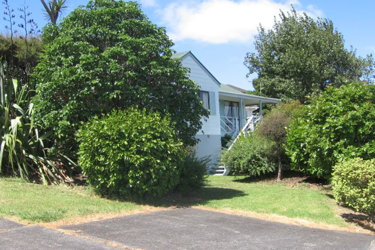 Photo of property in 4 Gillan Place, Bayview, Auckland, 0629
