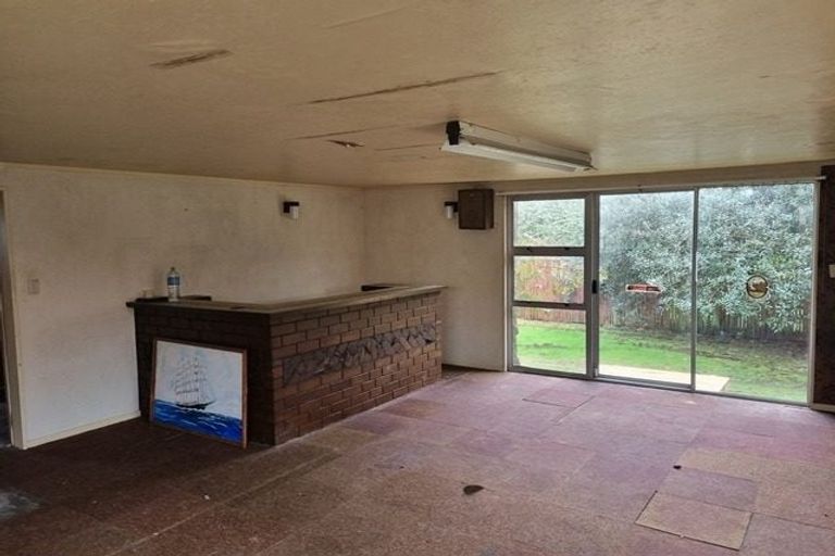 Photo of property in 3 Waters Place, New Lynn, Auckland, 0600