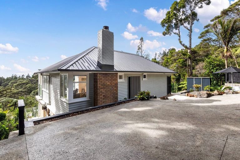 Photo of property in 97 Scenic Drive, Titirangi, Auckland, 0604
