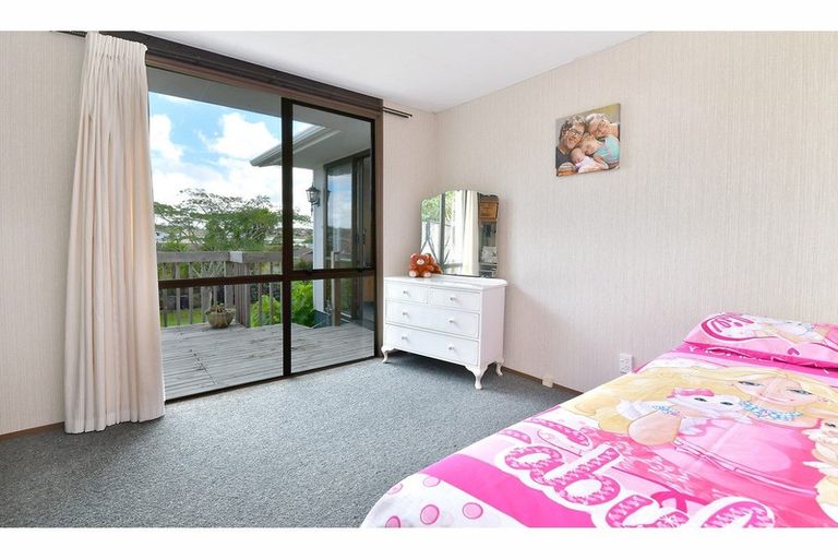 Photo of property in 16 Bay Vista Drive, Red Beach, 0932