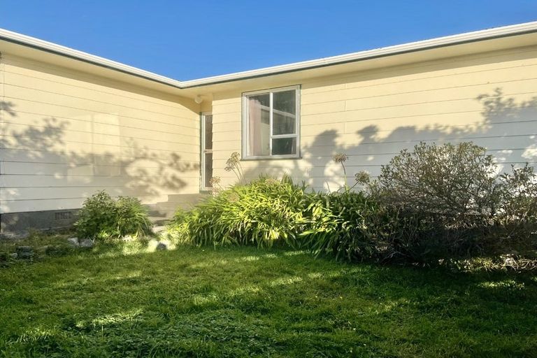 Photo of property in 11 Mossburn Grove, Kelson, Lower Hutt, 5010