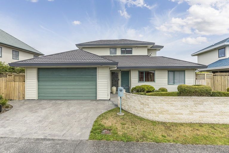 Photo of property in 38 Landsdowne Terrace, Karori, Wellington, 6012