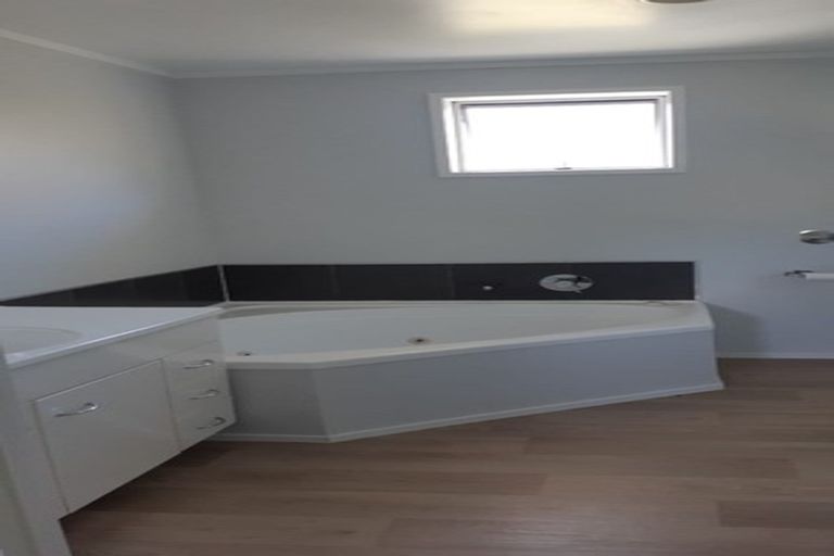 Photo of property in 32 Hythe Terrace, Mairangi Bay, Auckland, 0630