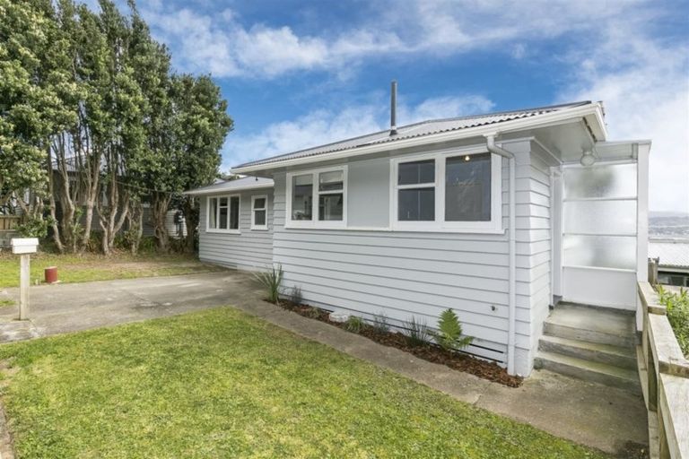 Photo of property in 18 Ahuriri Street, Strathmore Park, Wellington, 6022