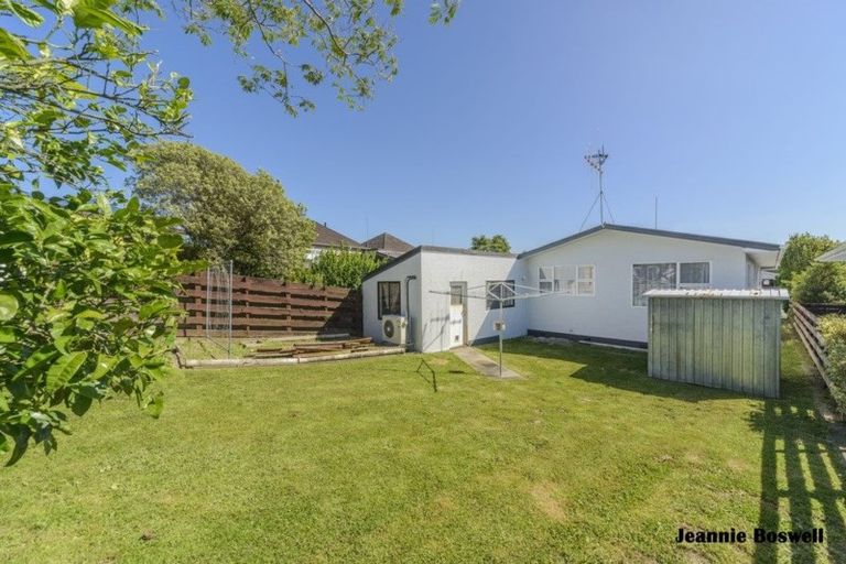 Photo of property in 89 Wikiriwhi Crescent, Awapuni, Palmerston North, 4412