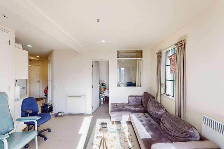 Photo of property in Courtenay Apartments, 509/120 Courtenay Place, Te Aro, Wellington, 6011