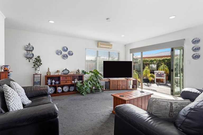 Photo of property in 9 Edgewater Grove, Whakatane, 3120