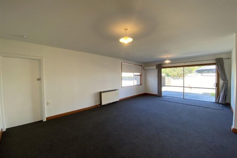 Photo of property in 32 Jennifer Street, Bryndwr, Christchurch, 8053