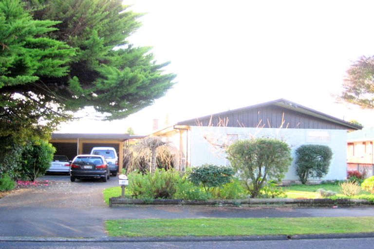 Photo of property in 27 Pulham Crescent, Queenwood, Hamilton, 3210