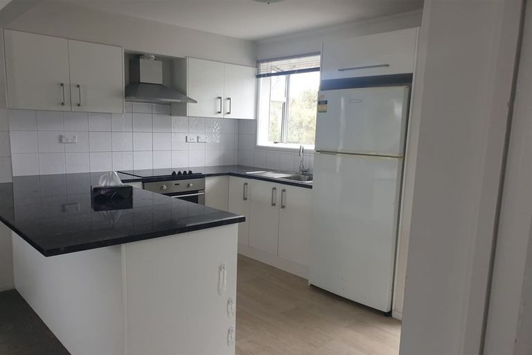 Photo of property in 34 Frobisher Way, Clendon Park, Auckland, 2103