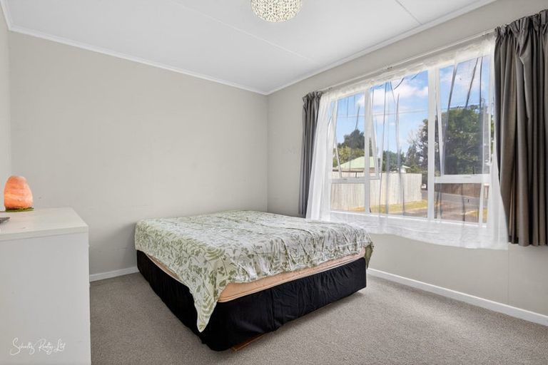 Photo of property in 20 View Street, Maungaturoto, 0520