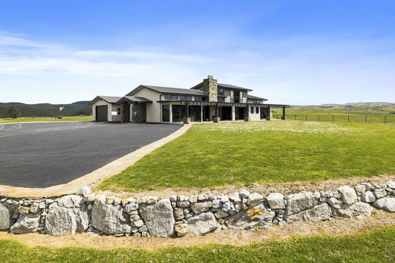 Photo of property in 220 Taieri Peak Road, Meadowbank, Palmerston, 9481