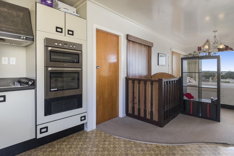 Photo of property in 23 Seaview Road, Otumoetai, Tauranga, 3110