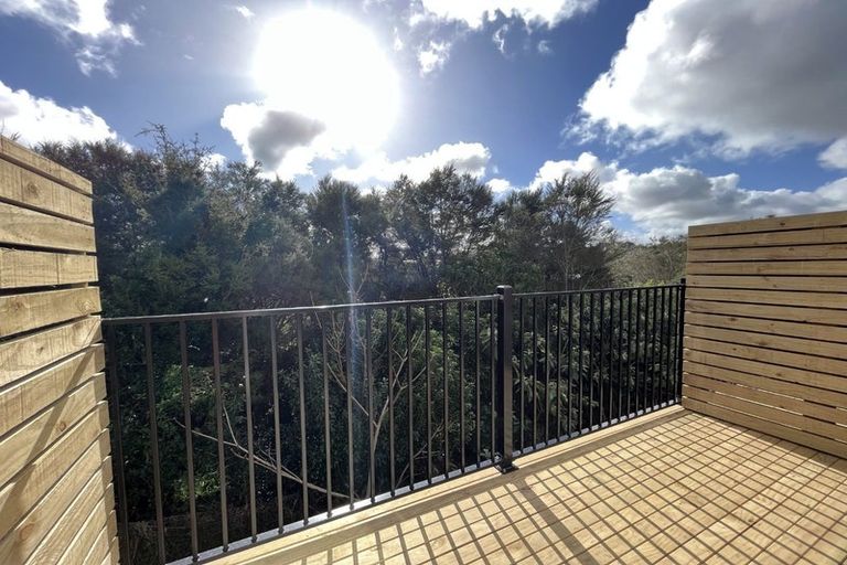 Photo of property in 2/125b Metcalfe Road, Ranui, Auckland, 0612