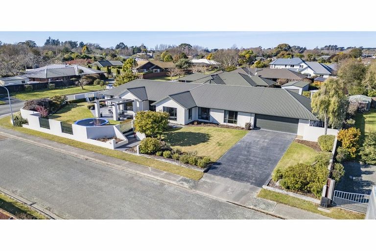 Photo of property in 1 Appleton Place, Woodend, 7610