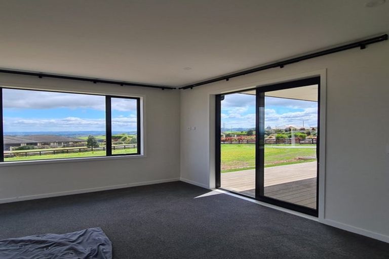 Photo of property in 15 Lawrence Carter Drive, Bombay, 2675