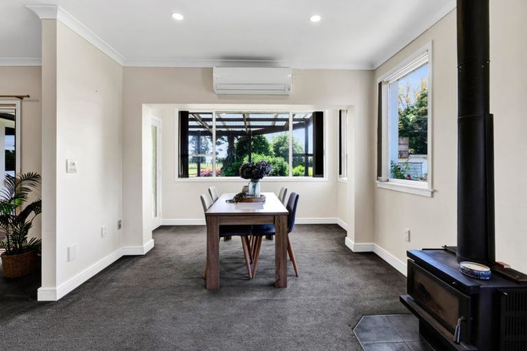 Photo of property in 116 Paraite Road, Paraite, New Plymouth, 4373