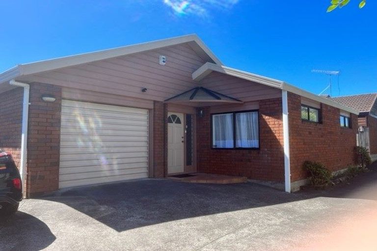 Photo of property in 2/45 Elliot Street, Howick, Auckland, 2014