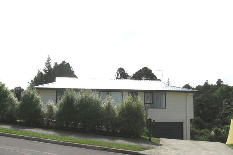 Photo of property in 17a Carillon Place, Massey, Auckland, 0614