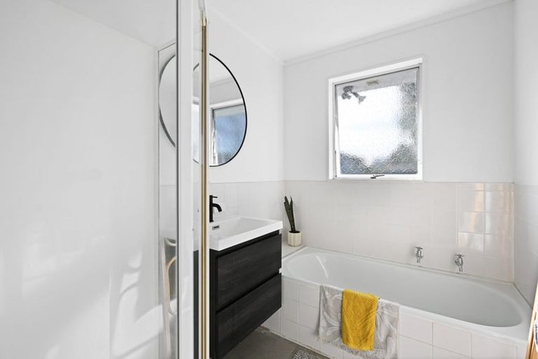 Photo of property in 392 Kahikatea Drive, Dinsdale, Hamilton, 3204