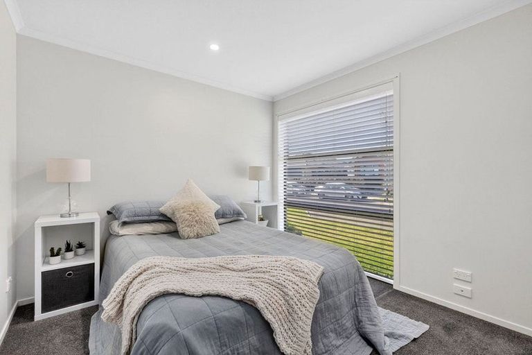 Photo of property in 14 Webber Street, Cambridge, 3434