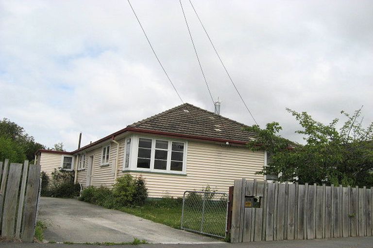 Photo of property in 19 Earnslaw Crescent, Bryndwr, Christchurch, 8053