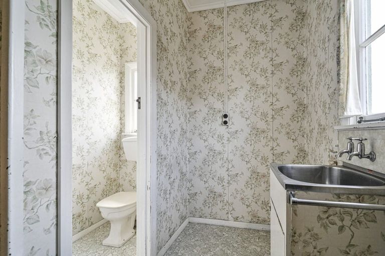 Photo of property in 216 Grove Road, Mayfair, Hastings, 4122