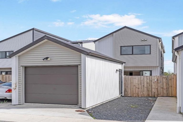 Photo of property in 69 Arimu Road, Papakura, 2110