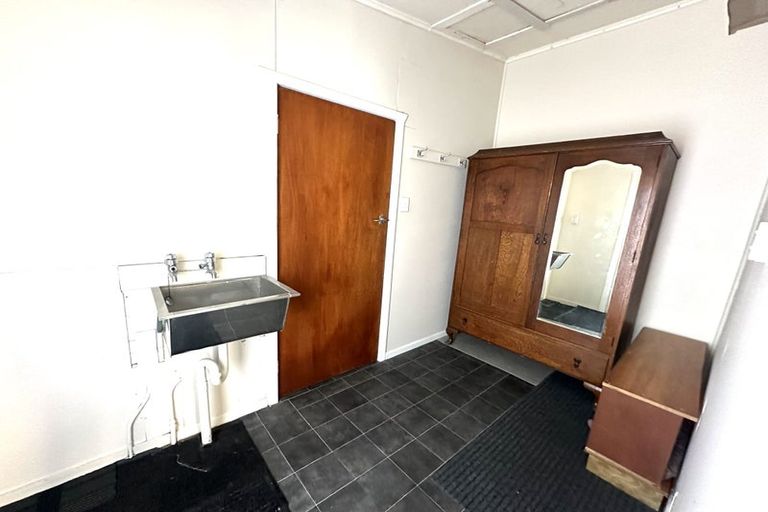 Photo of property in 160 Randwick Road, Moera, Lower Hutt, 5010