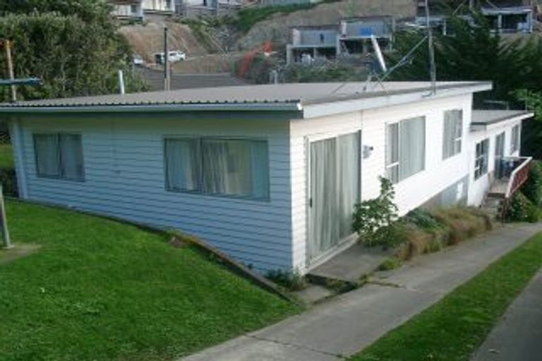 Photo of property in 2/15 View Road, Titahi Bay, Porirua, 5022