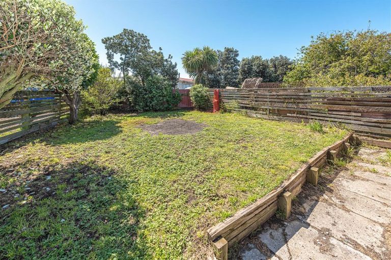 Photo of property in 112 Hinau Street, Castlecliff, Whanganui, 4501