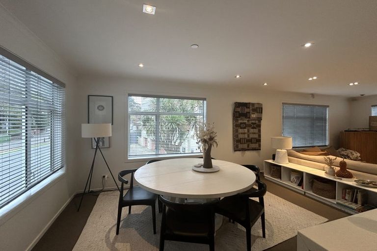 Photo of property in 12 Glenmore Street, Thorndon, Wellington, 6011