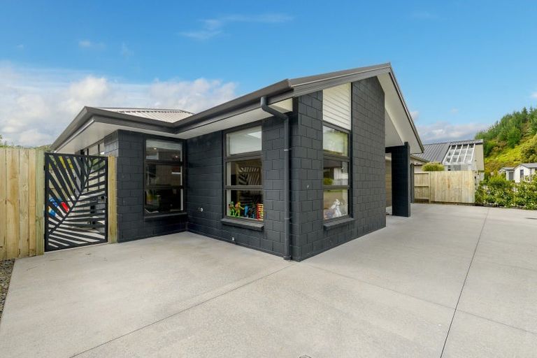 Photo of property in 45 Awataha Crescent, Pyes Pa, Tauranga, 3110