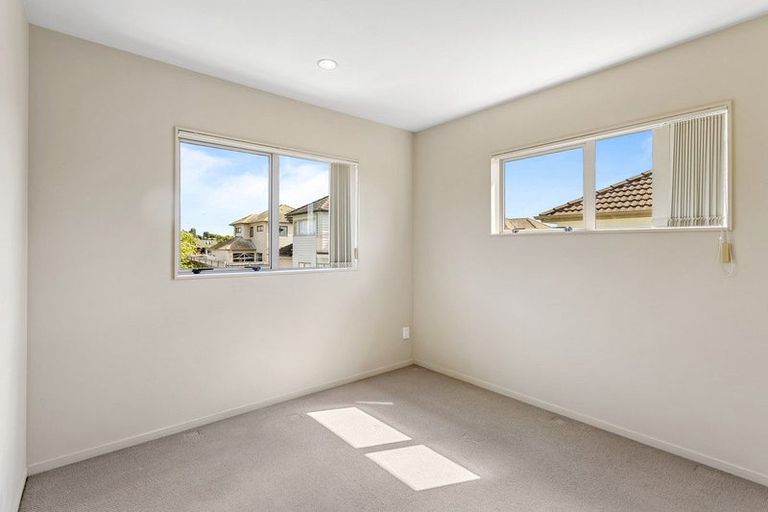 Photo of property in 12 Merlot Way, Te Atatu South, Auckland, 0610