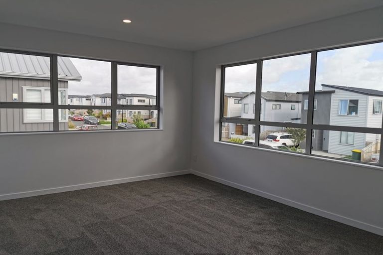 Photo of property in 45 Toanui Road, Hobsonville, Auckland, 0616