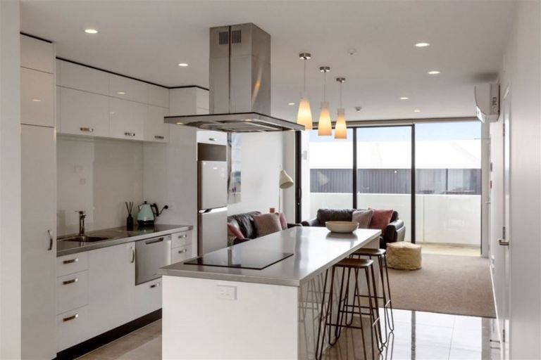 Photo of property in 2/86 Hurlstone Drive, Waiwhakaiho, New Plymouth, 4312