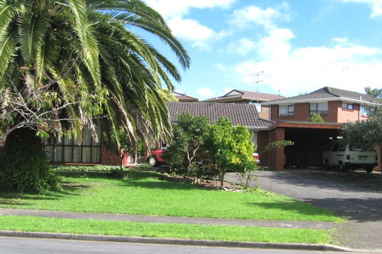Photo of property in 4 Gardenia Grove, Half Moon Bay, Auckland, 2012