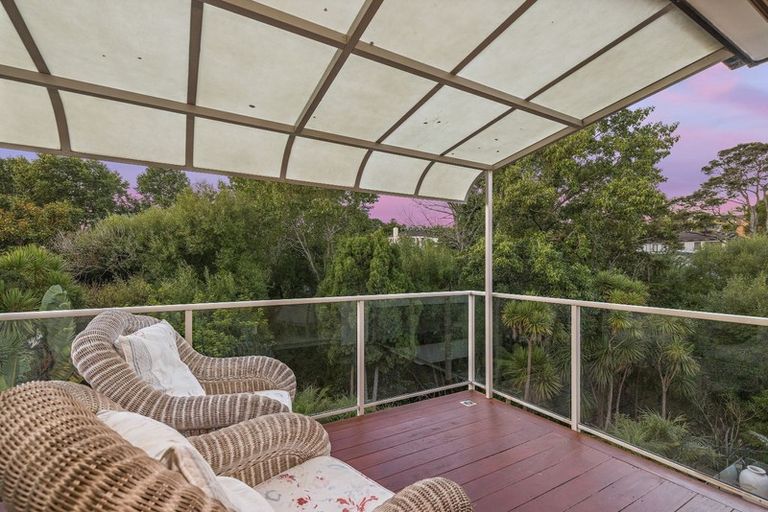 Photo of property in 5 Oakford Park Crescent, Greenhithe, Auckland, 0632