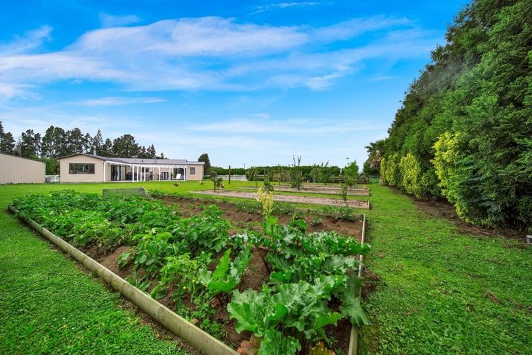 Photo of property in 554 Mountain Road, Lepperton, New Plymouth, 4373