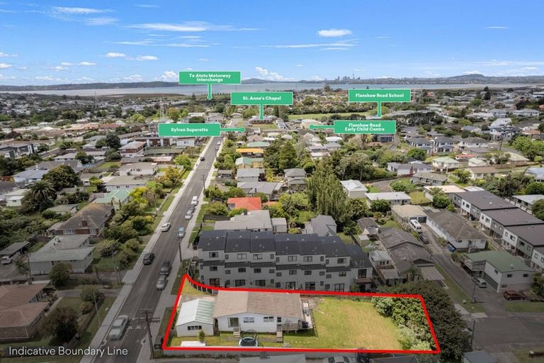 Photo of property in 18a Sylvan Crescent, Te Atatu South, Auckland, 0610