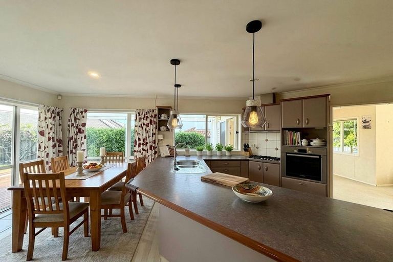 Photo of property in 12 Adrigole Place, East Tamaki, Auckland, 2013