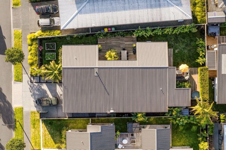 Photo of property in 15 Awatira Drive, Papamoa Beach, Papamoa, 3118