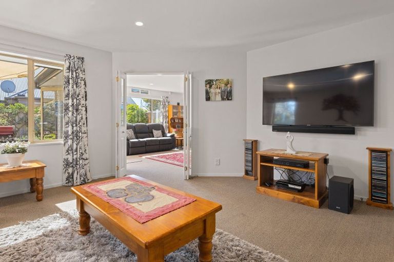 Photo of property in 67 Coolspring Way, Redwood, Christchurch, 8051